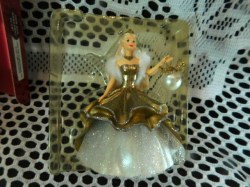 barbie ornament 2000 gold a